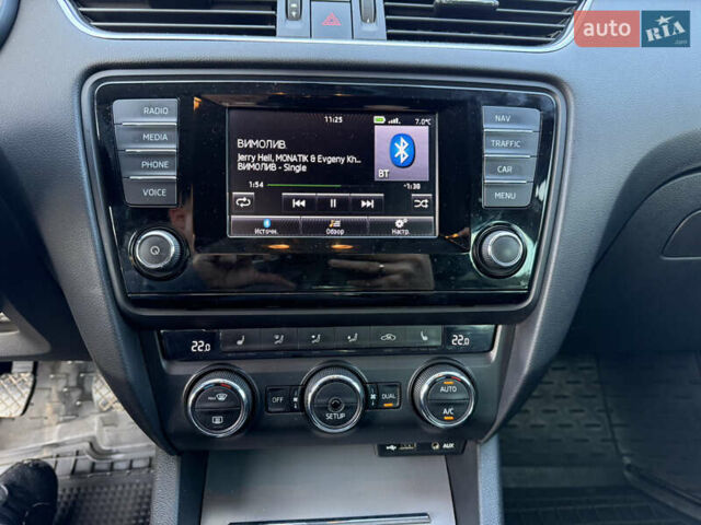 Белый Шкода Октавия, объемом двигателя 1.6 л и пробегом 280 тыс. км за 8950 $, фото 17 на Automoto.ua