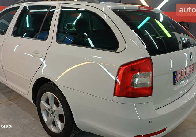 Белый Шкода Октавия, объемом двигателя 0 л и пробегом 167 тыс. км за 8499 $, фото 10 на Automoto.ua