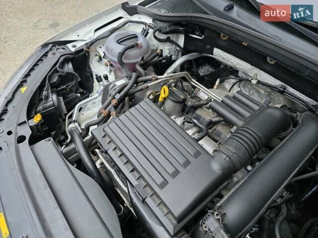 Белый Шкода Октавия, объемом двигателя 1.2 л и пробегом 170 тыс. км за 7200 $, фото 69 на Automoto.ua