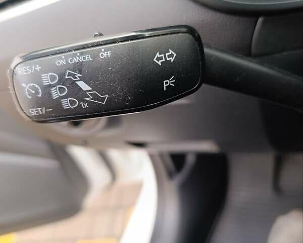 Белый Шкода Октавия, объемом двигателя 1.6 л и пробегом 276 тыс. км за 10500 $, фото 20 на Automoto.ua