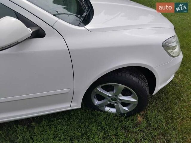 Белый Шкода Октавия, объемом двигателя 1.6 л и пробегом 282 тыс. км за 10450 $, фото 5 на Automoto.ua