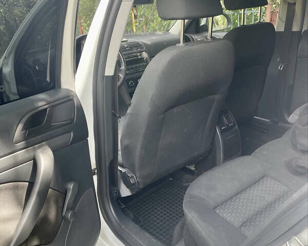 Белый Шкода Октавия, объемом двигателя 1.6 л и пробегом 170 тыс. км за 10000 $, фото 5 на Automoto.ua