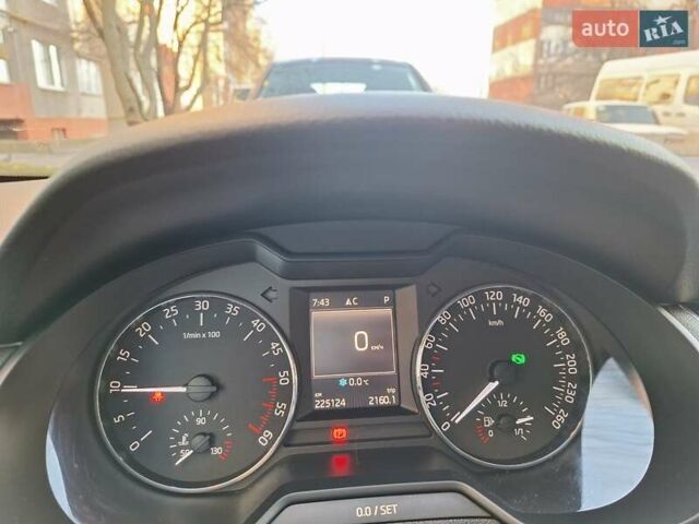 Белый Шкода Октавия, объемом двигателя 1.6 л и пробегом 231 тыс. км за 11700 $, фото 3 на Automoto.ua