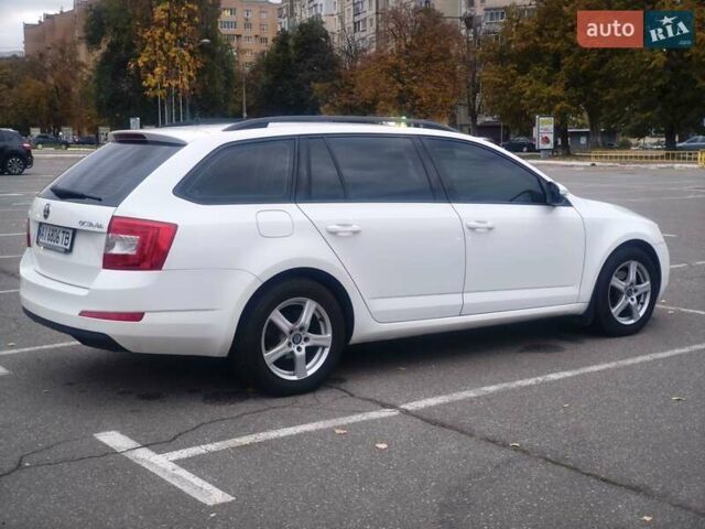 Белый Шкода Октавия, объемом двигателя 1.6 л и пробегом 315 тыс. км за 10200 $, фото 1 на Automoto.ua