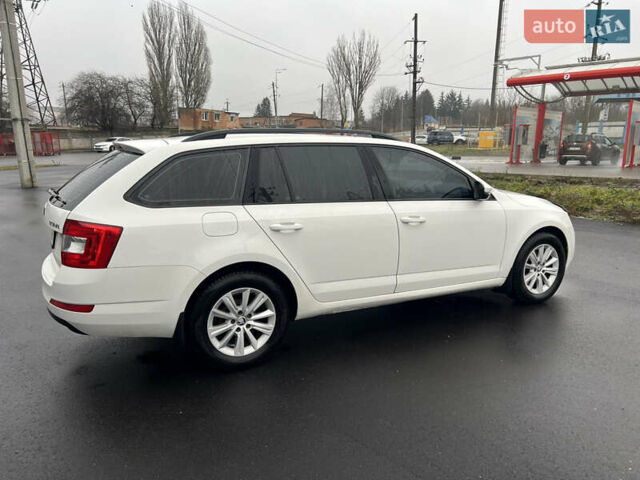 Білий Шкода Октавія, об'ємом двигуна 1.6 л та пробігом 225 тис. км за 8799 $, фото 10 на Automoto.ua