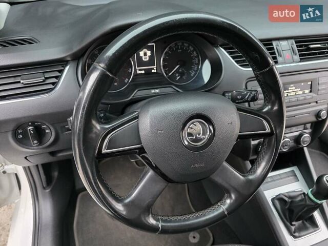 Белый Шкода Октавия, объемом двигателя 1.2 л и пробегом 170 тыс. км за 7200 $, фото 66 на Automoto.ua