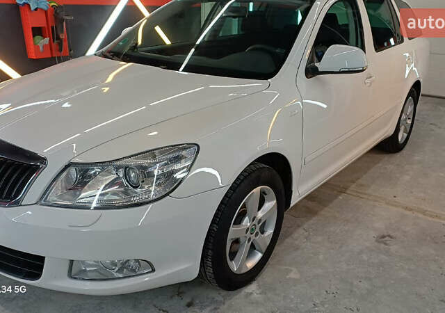 Белый Шкода Октавия, объемом двигателя 0 л и пробегом 167 тыс. км за 8499 $, фото 11 на Automoto.ua
