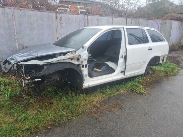 Білий Шкода Октавія, об'ємом двигуна 0 л та пробігом 200 тис. км за 799 $, фото 2 на Automoto.ua