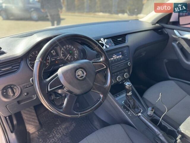 Белый Шкода Октавия, объемом двигателя 1.6 л и пробегом 331 тыс. км за 9700 $, фото 18 на Automoto.ua