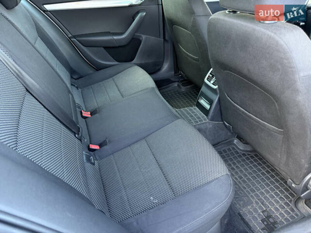 Белый Шкода Октавия, объемом двигателя 1.6 л и пробегом 280 тыс. км за 9500 $, фото 11 на Automoto.ua