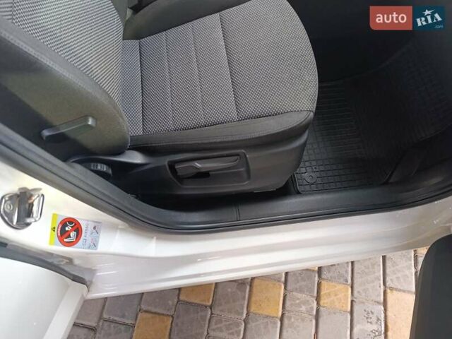 Белый Шкода Октавия, объемом двигателя 1.6 л и пробегом 276 тыс. км за 10500 $, фото 22 на Automoto.ua