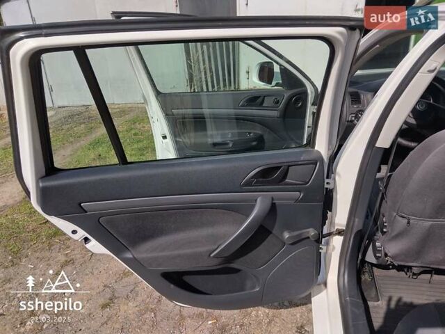 Білий Шкода Октавія, об'ємом двигуна 1.6 л та пробігом 199 тис. км за 8300 $, фото 19 на Automoto.ua