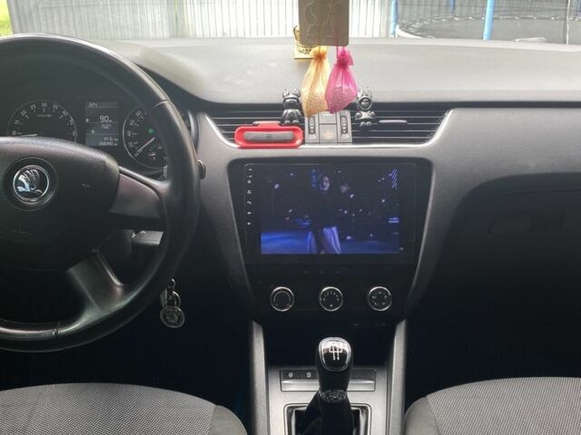 Белый Шкода Октавия, объемом двигателя 1.6 л и пробегом 267 тыс. км за 8600 $, фото 5 на Automoto.ua