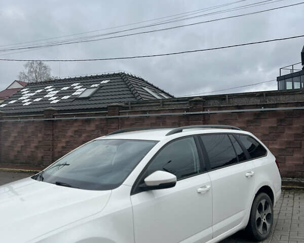 Белый Шкода Октавия, объемом двигателя 1.97 л и пробегом 308 тыс. км за 8200 $, фото 2 на Automoto.ua