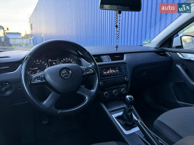 Белый Шкода Октавия, объемом двигателя 1.6 л и пробегом 297 тыс. км за 9100 $, фото 51 на Automoto.ua