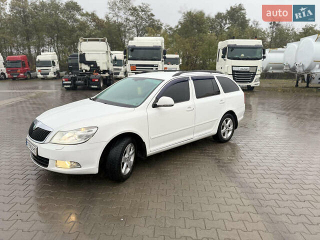 Белый Шкода Октавия, объемом двигателя 1.97 л и пробегом 236 тыс. км за 8999 $, фото 3 на Automoto.ua