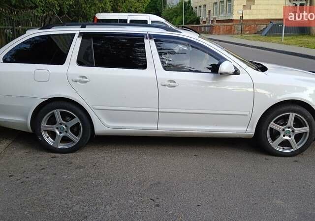 Белый Шкода Октавия, объемом двигателя 1.6 л и пробегом 292 тыс. км за 8700 $, фото 8 на Automoto.ua