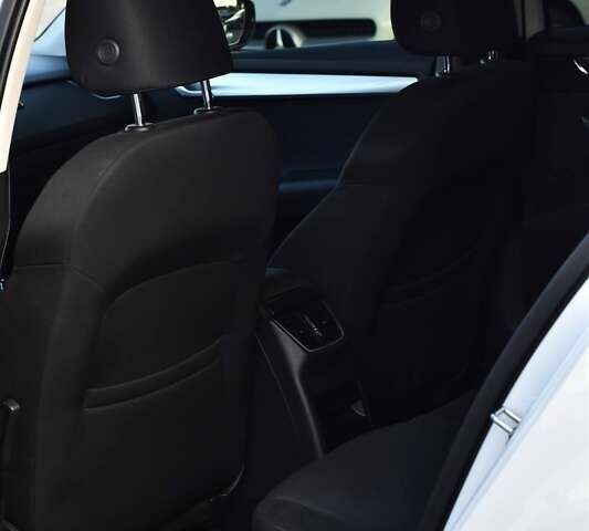Білий Шкода Октавія, об'ємом двигуна 1.8 л та пробігом 191 тис. км за 12650 $, фото 15 на Automoto.ua