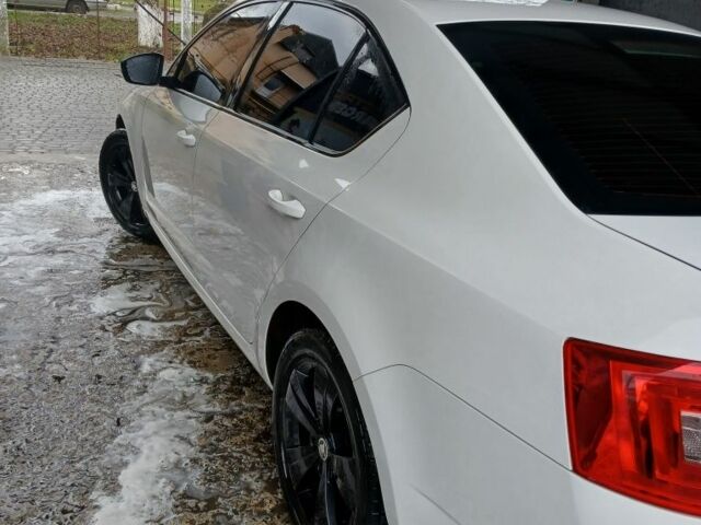 Белый Шкода Октавия, объемом двигателя 1.6 л и пробегом 230 тыс. км за 9500 $, фото 4 на Automoto.ua