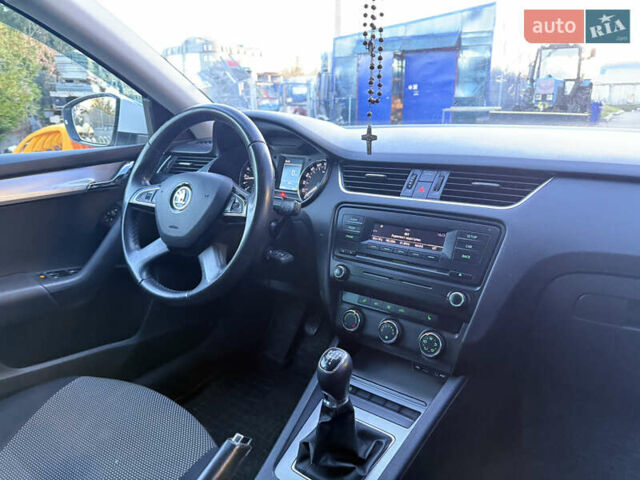 Белый Шкода Октавия, объемом двигателя 1.6 л и пробегом 297 тыс. км за 9100 $, фото 57 на Automoto.ua