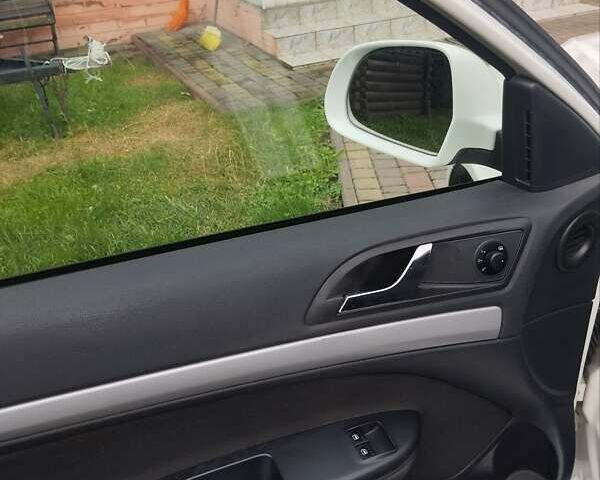 Белый Шкода Октавия, объемом двигателя 1.6 л и пробегом 282 тыс. км за 10450 $, фото 15 на Automoto.ua