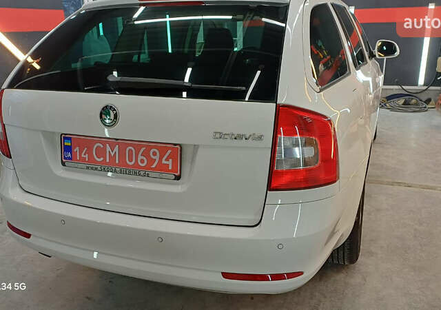 Белый Шкода Октавия, объемом двигателя 0 л и пробегом 167 тыс. км за 7999 $, фото 2 на Automoto.ua