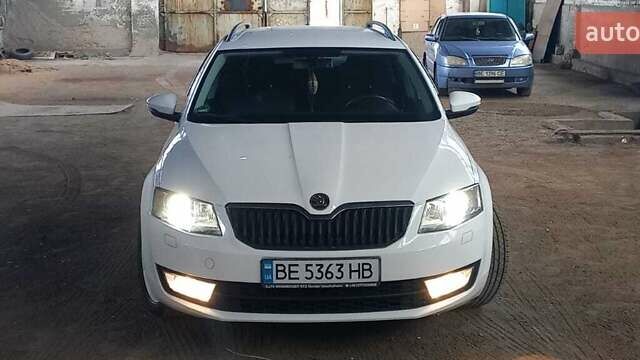 Белый Шкода Октавия, объемом двигателя 1.97 л и пробегом 242 тыс. км за 12300 $, фото 3 на Automoto.ua