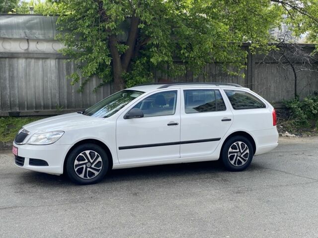 Белый Шкода Октавия, объемом двигателя 1.6 л и пробегом 195 тыс. км за 7700 $, фото 5 на Automoto.ua
