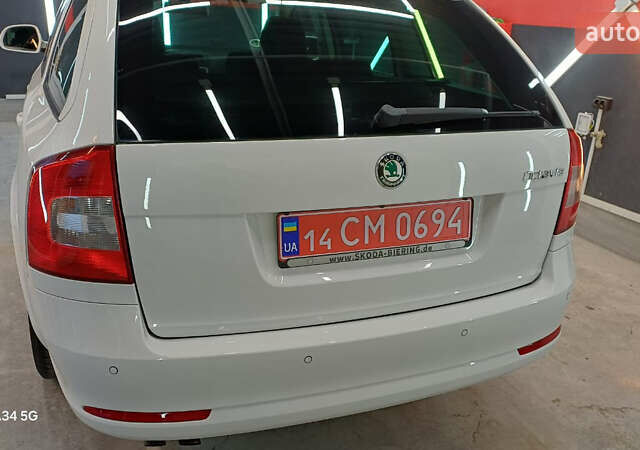 Белый Шкода Октавия, объемом двигателя 0 л и пробегом 167 тыс. км за 8499 $, фото 7 на Automoto.ua