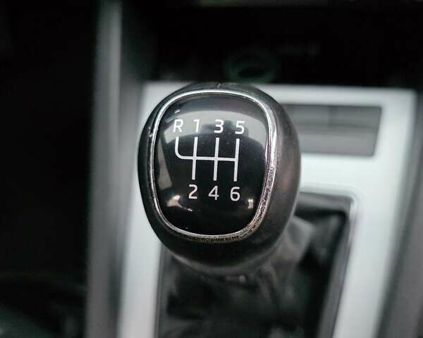 Белый Шкода Октавия, объемом двигателя 1.2 л и пробегом 170 тыс. км за 7200 $, фото 63 на Automoto.ua