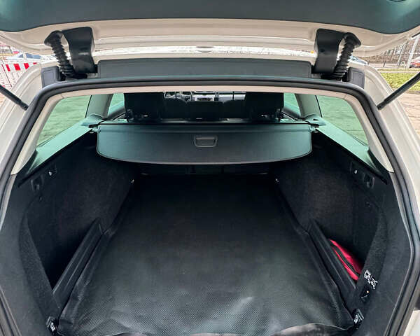 Белый Шкода Октавия, объемом двигателя 0 л и пробегом 167 тыс. км за 7999 $, фото 48 на Automoto.ua