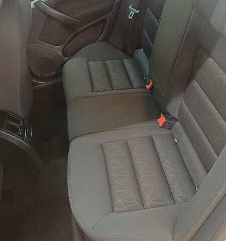 Белый Шкода Октавия, объемом двигателя 0 л и пробегом 167 тыс. км за 7999 $, фото 1 на Automoto.ua