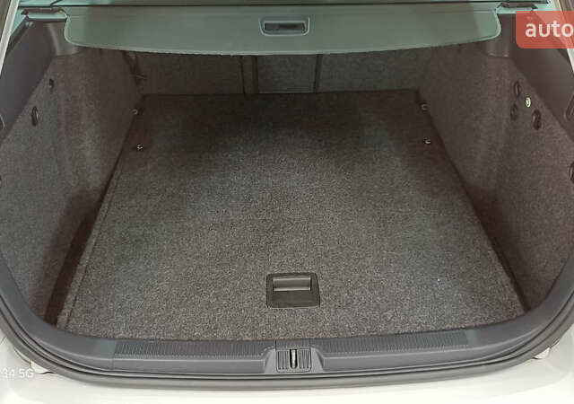 Белый Шкода Октавия, объемом двигателя 0 л и пробегом 167 тыс. км за 7999 $, фото 17 на Automoto.ua