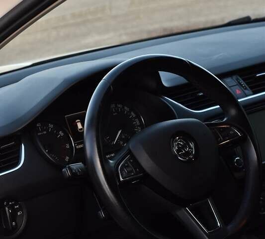 Білий Шкода Октавія, об'ємом двигуна 1.8 л та пробігом 191 тис. км за 12650 $, фото 9 на Automoto.ua