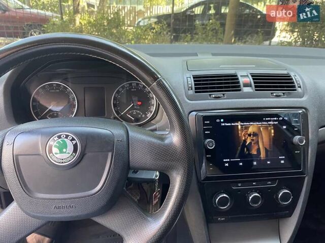 Белый Шкода Октавия, объемом двигателя 1.6 л и пробегом 278 тыс. км за 8500 $, фото 14 на Automoto.ua