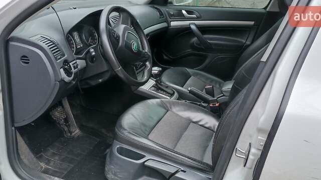 Белый Шкода Октавия, объемом двигателя 1.6 л и пробегом 300 тыс. км за 8500 $, фото 18 на Automoto.ua