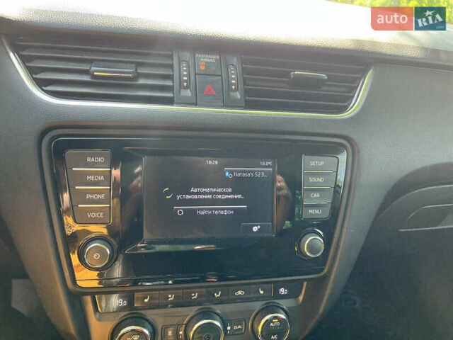 Белый Шкода Октавия, объемом двигателя 1.8 л и пробегом 299 тыс. км за 10600 $, фото 26 на Automoto.ua