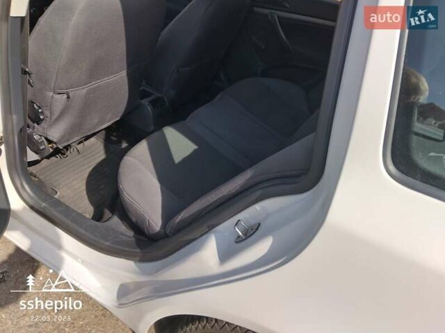 Білий Шкода Октавія, об'ємом двигуна 1.6 л та пробігом 199 тис. км за 8300 $, фото 17 на Automoto.ua