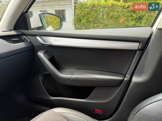 Белый Шкода Октавия, объемом двигателя 1.97 л и пробегом 303 тыс. км за 10800 $, фото 23 на Automoto.ua