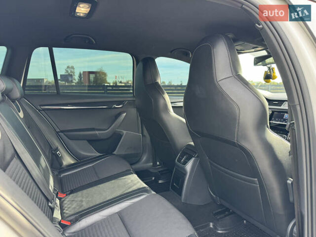 Белый Шкода Октавия, объемом двигателя 2 л и пробегом 320 тыс. км за 12500 $, фото 19 на Automoto.ua