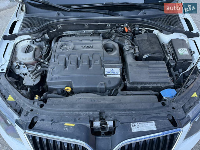 Белый Шкода Октавия, объемом двигателя 1.6 л и пробегом 297 тыс. км за 9100 $, фото 41 на Automoto.ua