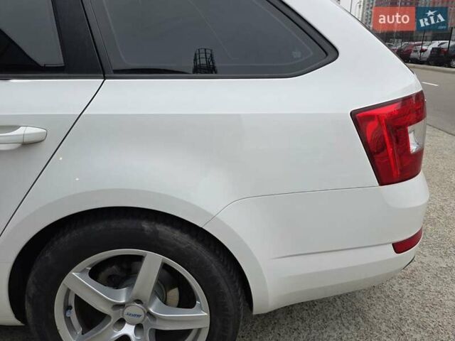 Белый Шкода Октавия, объемом двигателя 1.2 л и пробегом 170 тыс. км за 7200 $, фото 23 на Automoto.ua