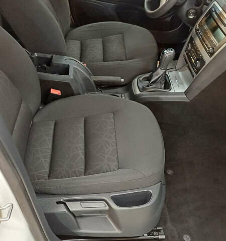 Белый Шкода Октавия, объемом двигателя 0 л и пробегом 167 тыс. км за 8499 $, фото 8 на Automoto.ua