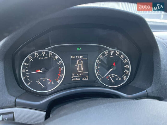 Белый Шкода Октавия, объемом двигателя 2 л и пробегом 218 тыс. км за 11950 $, фото 23 на Automoto.ua