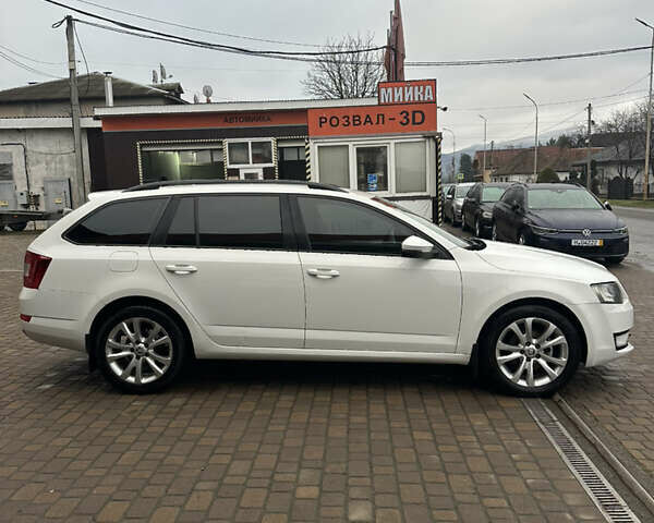 Белый Шкода Октавия, объемом двигателя 1.6 л и пробегом 330 тыс. км за 8000 $, фото 5 на Automoto.ua