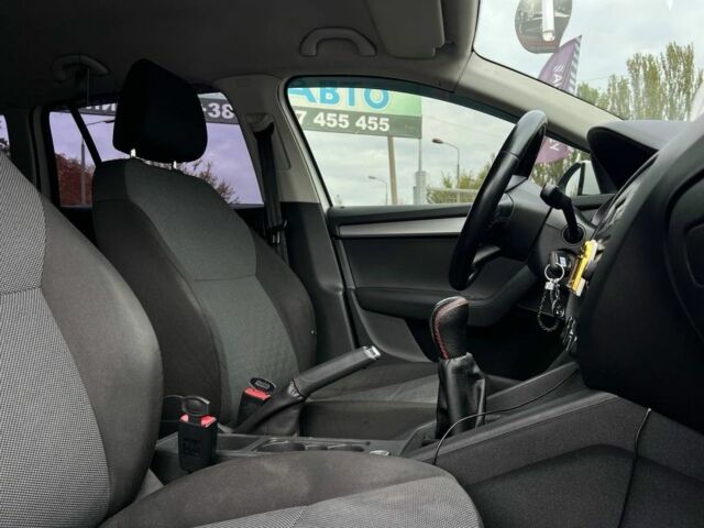 Білий Шкода Октавія, об'ємом двигуна 1.6 л та пробігом 274 тис. км за 8700 $, фото 8 на Automoto.ua