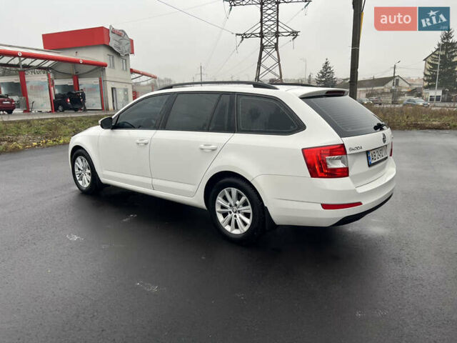 Білий Шкода Октавія, об'ємом двигуна 1.6 л та пробігом 225 тис. км за 8799 $, фото 4 на Automoto.ua