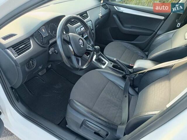 Білий Шкода Октавія, об'ємом двигуна 1.97 л та пробігом 296 тис. км за 10800 $, фото 5 на Automoto.ua