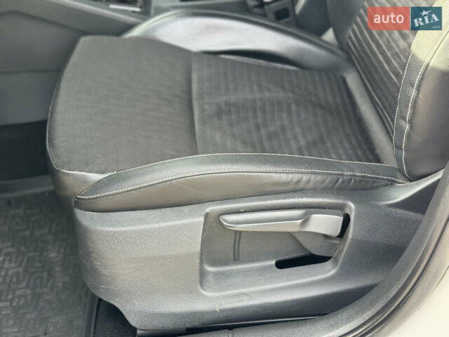 Белый Шкода Октавия, объемом двигателя 2 л и пробегом 320 тыс. км за 12500 $, фото 47 на Automoto.ua