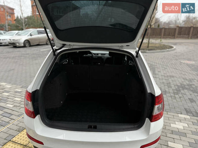 Белый Шкода Октавия, объемом двигателя 1.4 л и пробегом 208 тыс. км за 10000 $, фото 43 на Automoto.ua